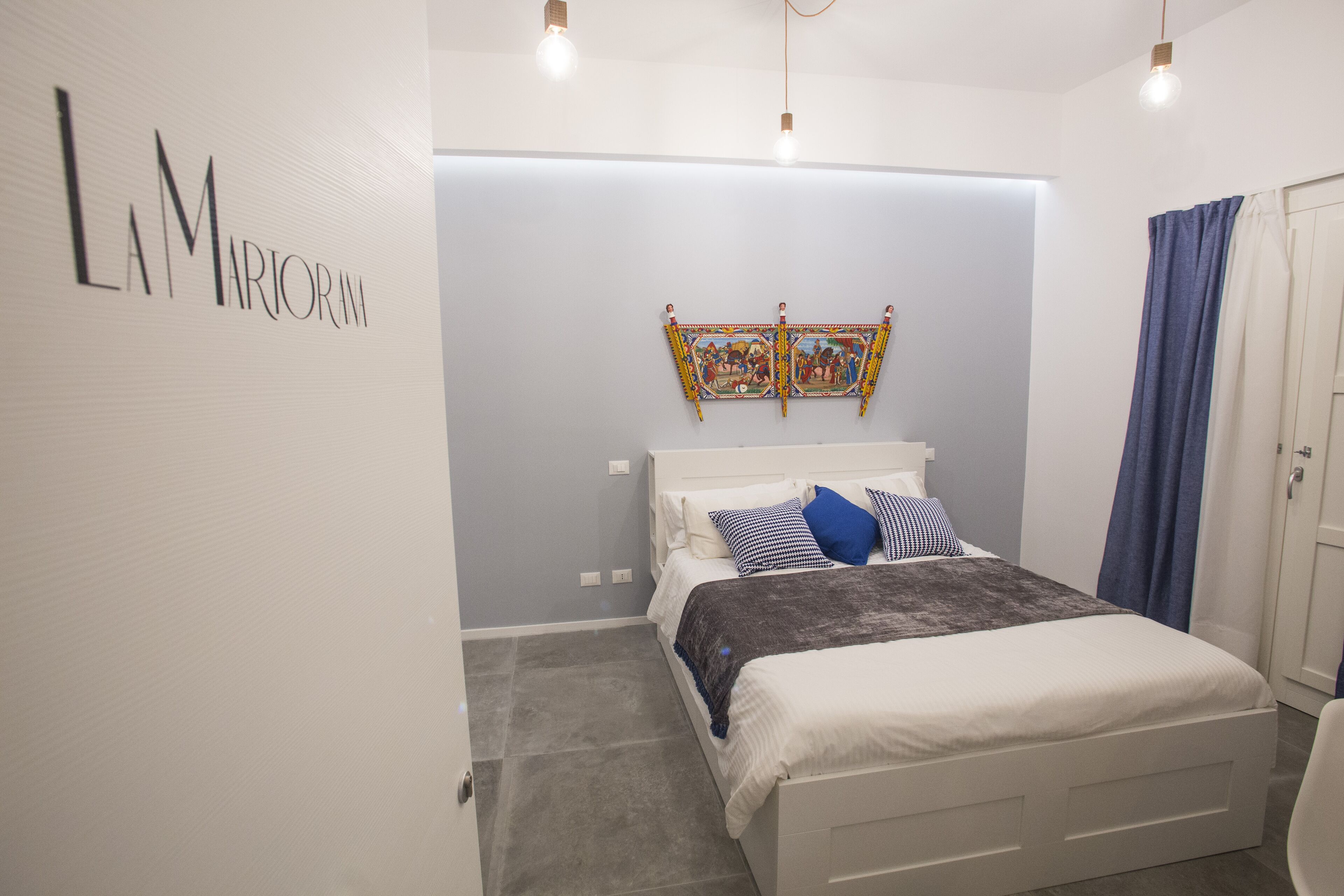 1 Schlafzimmer, Zimmersafe, Schreibtisch, Bügeleisen/Bügelbrett