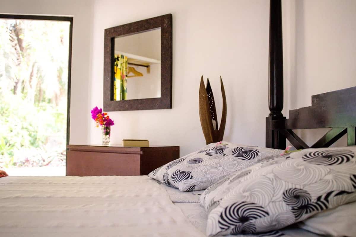 İki Ayrı Yataklı Oda, 2 Tek Kişilik Yatak | 1 yatak odası, ayrı ayrı dekore edilmiş, güneşlik/perde