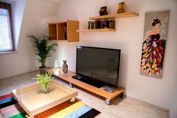 Apartment (incl. cleaning Fee 50 EUR) | Wohnzimmer | Flachbildfernseher