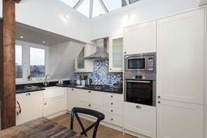 อพาร์ทเมนท์, 3 ห้องนอน | ครัวส่วนตัว | ตู้เย็นขนาดใหญ่, ไมโครเวฟ, เตาอบ, เตาประกอบอาหาร