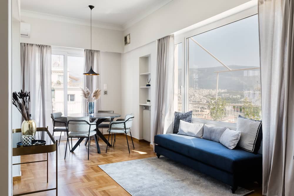 UPSTREET Elegant Luminous 3BD Apt-Kolonaki