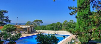 Villa en Patrignone con 6 habitaciones, capacidad 12