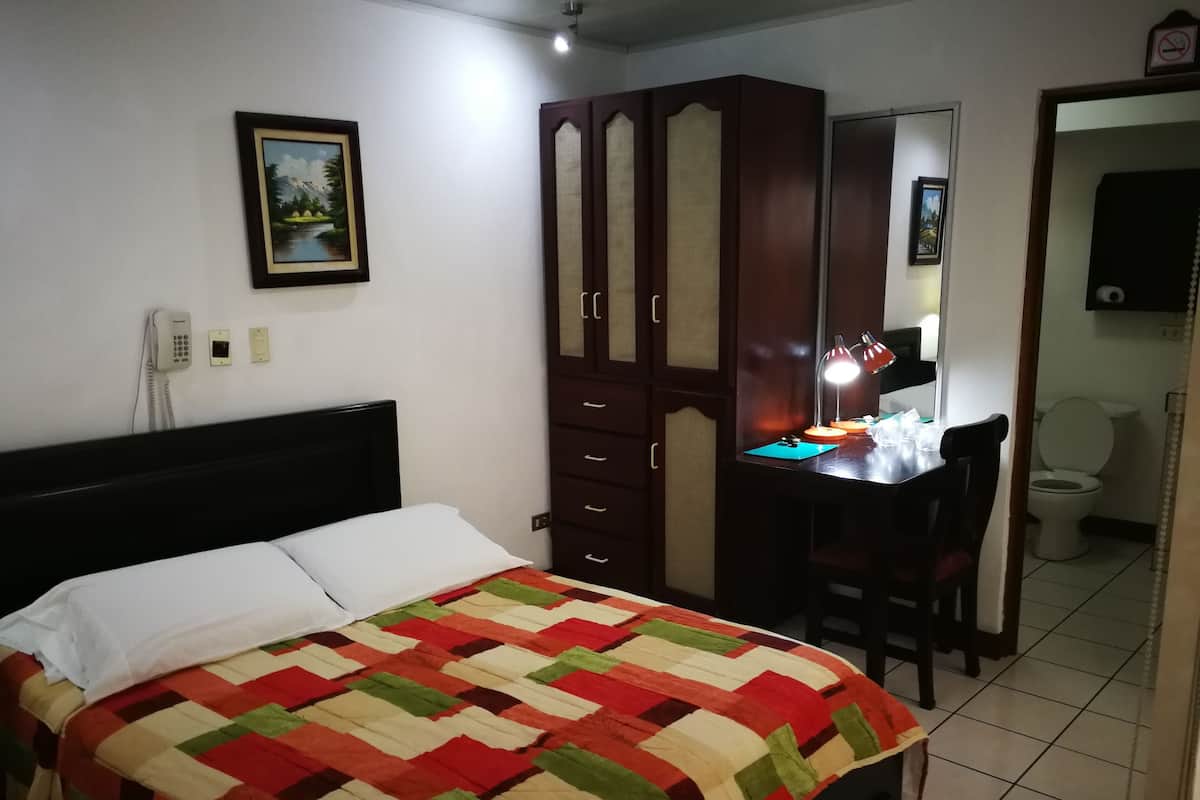 Double Room, 1 Double Bed, Non Smoking | Room amenity