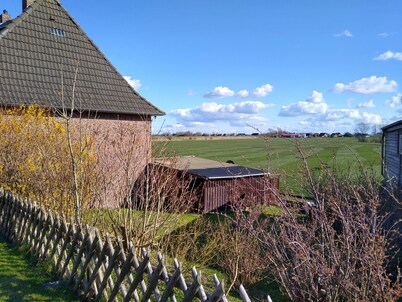 huus no. 11 - Cottage on the dike