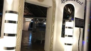 2 restaurants servant le petit déjeuner