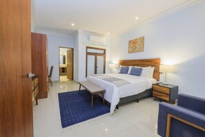 Superior Suite, 1 King Bed (comedor) | Egyptian cotton sheets, premium bedding, down comforters, pillowtop beds - Suites de la Parra (Oaxaca)