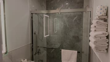Family Double Room | Free WiFi, bed sheets, wheelchair access