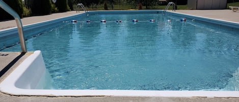 Piscina externa sazonal