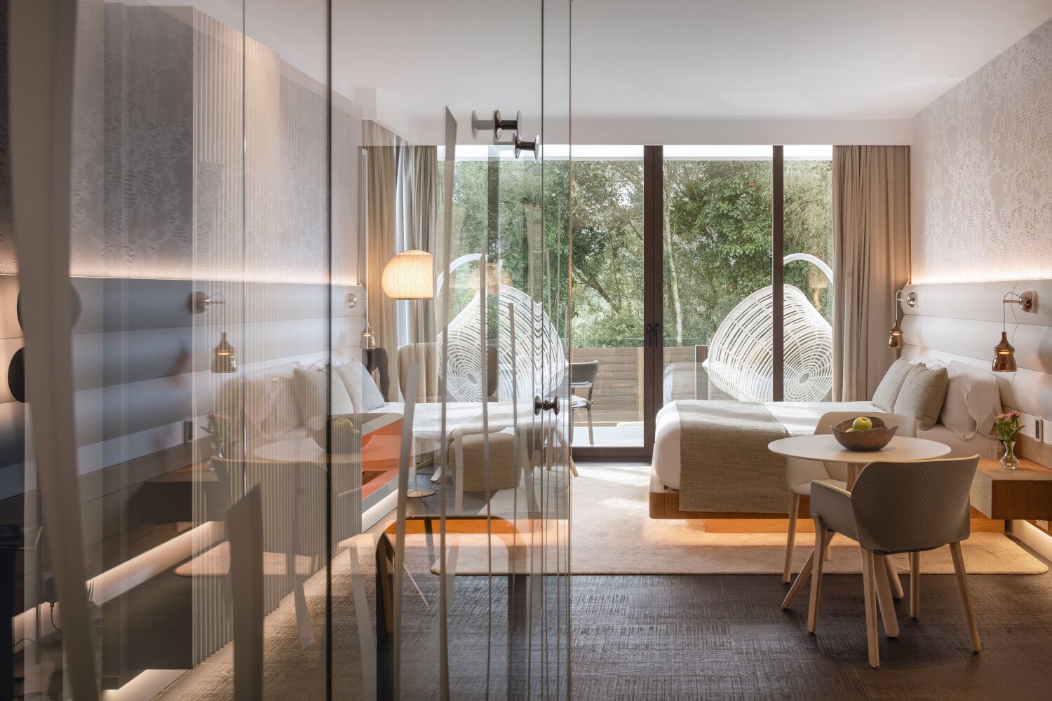 Suite, privézwembad | 1 slaapkamer, luxe beddengoed, een minibar, een kluis op de kamer