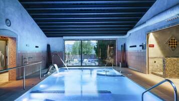 Couples treatment rooms, sauna, hot tub, steam room, body treatments