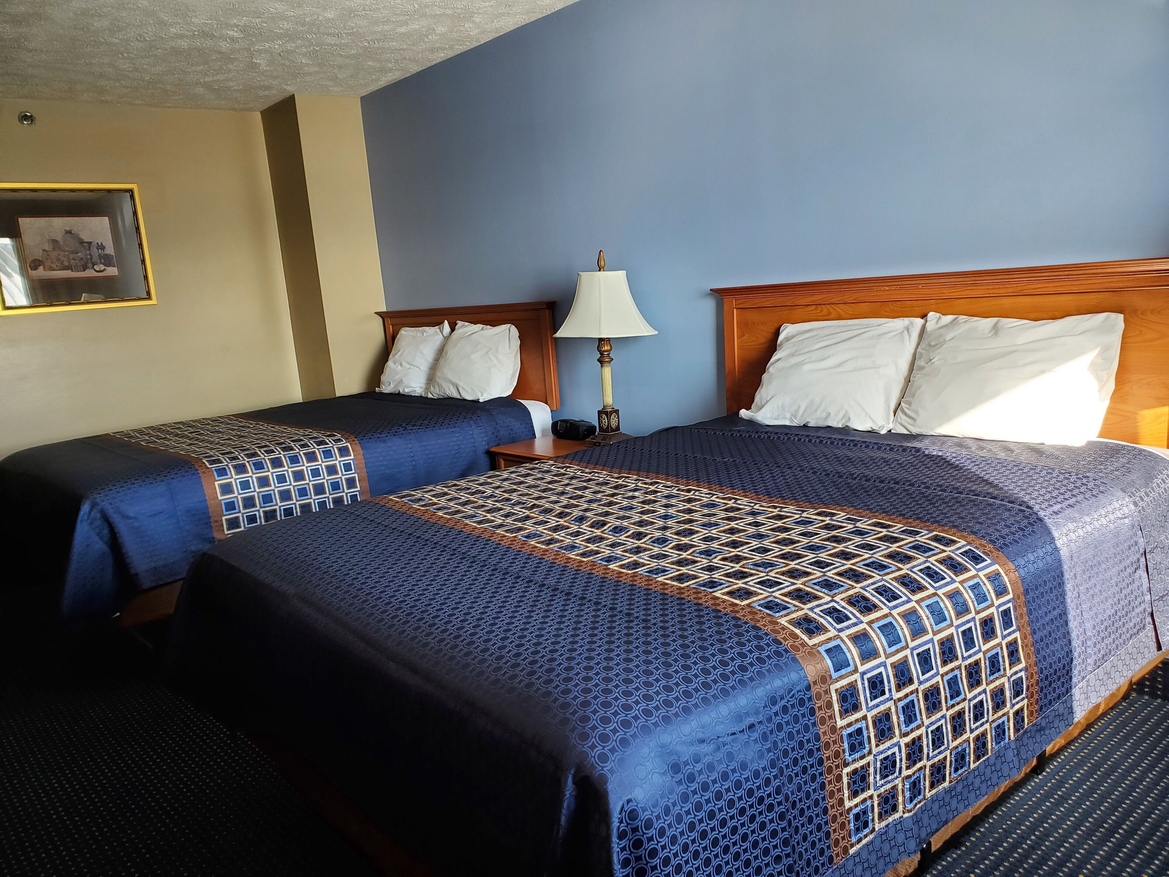 standard double room, 2 queen beds, non smoking | individually decorated, individually furnished, desk, blackout curtains