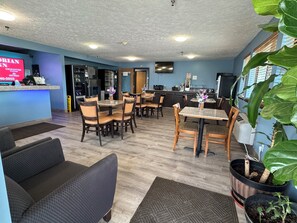 Free daily on-the-go breakfast - Victorian Inn (Central City)