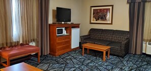 Comfort Double Room | Individually decorated, individually furnished, desk, blackout drapes - Victorian Inn (Central City)