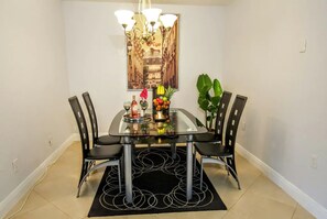 Living area - Magic House by Traveline Plus (Hollywood)