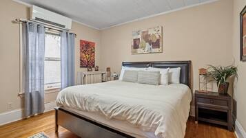 House (5 Bedrooms) | 6 bedrooms, premium bedding, laptop workspace, iron/ironing board