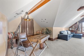 House (5 Bedrooms) | 6 bedrooms, premium bedding, laptop workspace, iron/ironing board