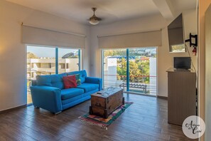 华丽开间, 1 张大床和 1 张沙发床, 使用泳池 | 客房内保险箱、遮光窗帘、熨斗/熨衣板、免费 WiFi