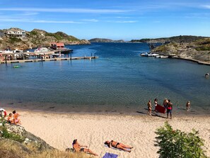 Beach - Unique location and wonderful sea view in Rönnäng, Tjörn! (Tjörn S)