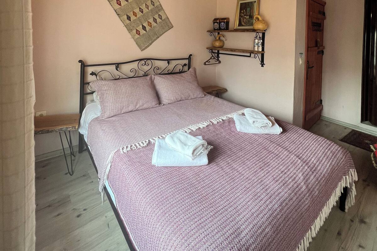Comfort Double Room, Non Smoking, Garden View | Premium bedding, soundproofing, iron/ironing board (on request)
