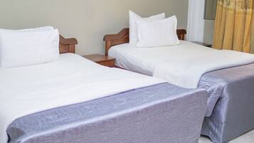 Twin Room, 2 Single Beds | Desk, free WiFi