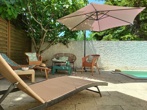 Charmante 4-Zimmer-Villa mit Pool, 10 Minuten vom Stadtzentrum entfernt