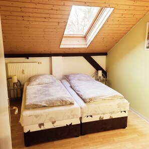 2 chambres, lit parapluie, Wi-Fi gratuit, draps fournis