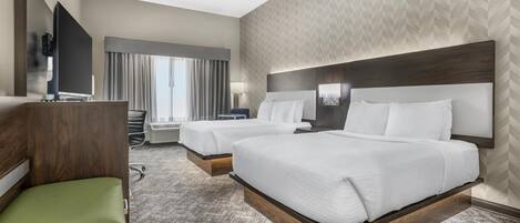 Suite, 2 queensize bedden, niet-roken, koelkast en magnetron (with Sofabed) | Pillowtop-bedden, een bureau, een strijkplank/strijkijzer