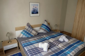 3 chambres, fer et planche à repasser, Wi-Fi gratuit, draps fournis