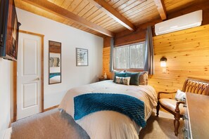 3 chambres, fer et planche à repasser, lit de bébé portatif