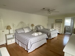 3 makuuhuonetta, tallelokero huoneessa, silitysrauta/-lauta, Wi-Fi