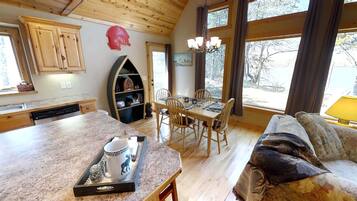 House (3 Bedrooms) | Property amenity