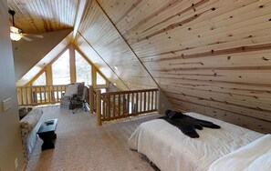 ハウス (3 Bedrooms) | 高級寝具、ノートパソコン用作業スペース、アイロン / アイロン台、ベッドシーツ