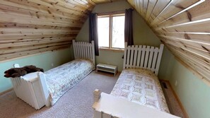 Casa (3 Bedrooms) | Ropa de cama de alta calidad y espacio para trabajar con laptop