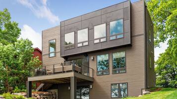 别墅 (4 Bedrooms) | 4 多间卧室、高档床上用品、笔记本电脑工作区、熨斗/熨衣板