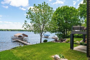 Villa (4 Bedrooms) | Property amenity - Lakefront Luxury (Mound)