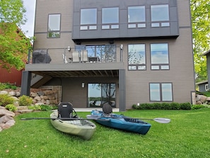 Villa (4 Bedrooms) | Property amenity - Lakefront Luxury (Mound)