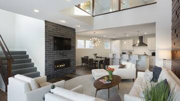 House (4 Bedrooms) | Living room | Flat-screen TV, fireplace