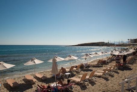Una playa cerca