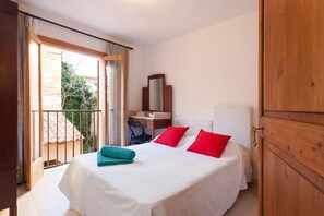 4 chambres, fer et planche à repasser, lit parapluie, Wi-Fi gratuit