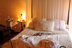 Premium bedding, blackout curtains, free WiFi, bed sheets - La Casa del Canónigo - Adults Only (Huete)