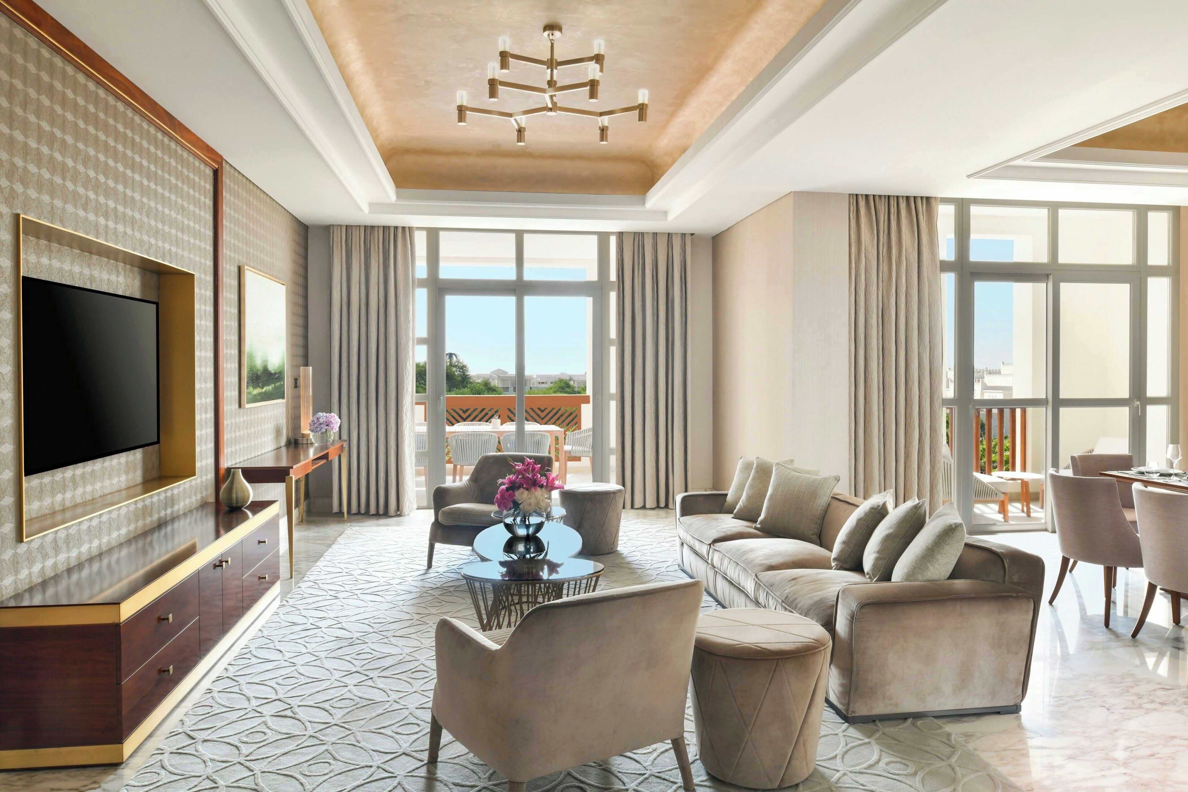 特色套房, 1 间卧室, 泳池景观 (Balcony) | 客厅 | 55-英寸LED 电视（配备数码频道）、电视、iPod 基座