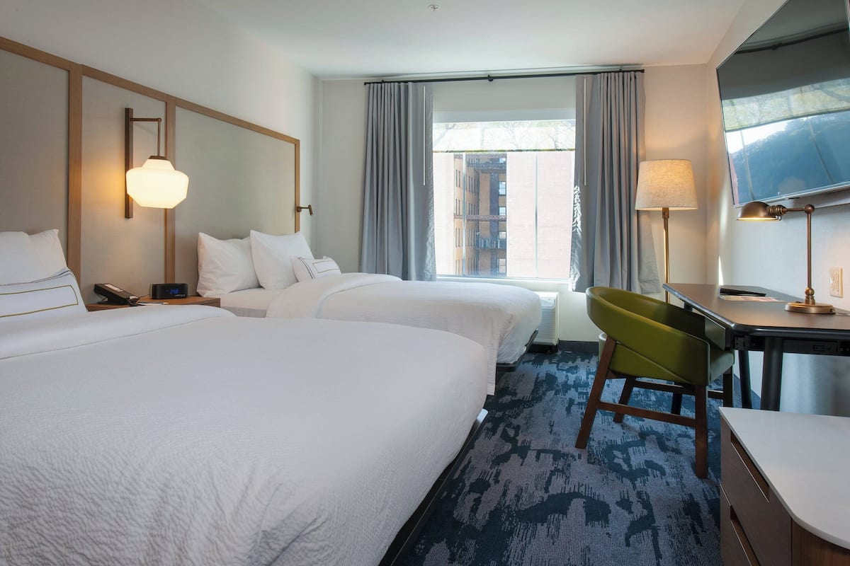 1 bedroom, pillowtop beds, individually decorated