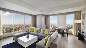 Smart TV - Four Points by Sheraton Setif (Setif)