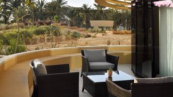 Hypo-allergenic bedding, pillowtop beds, desk, soundproofing