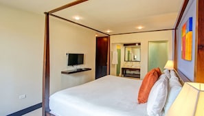Deluxe Apartment, Kitchen, Pool View | 2 bedrooms, in-room safe, free WiFi, bed sheets