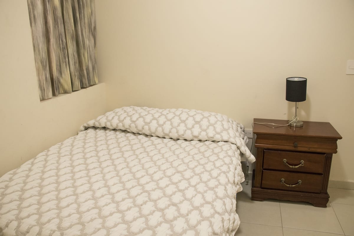 6 Schlafzimmer, Bügeleisen/Bügelbrett, kostenloses WLAN