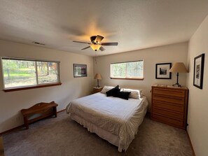 4 Schlafzimmer, Schreibtisch, kostenloses WLAN, Bettwäsche