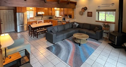 Remote Lake Roosevelt waterfront home