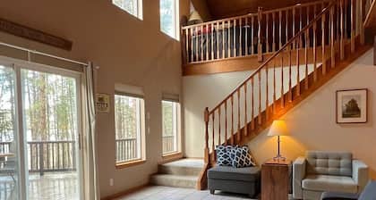 Remote Lake Roosevelt waterfront home