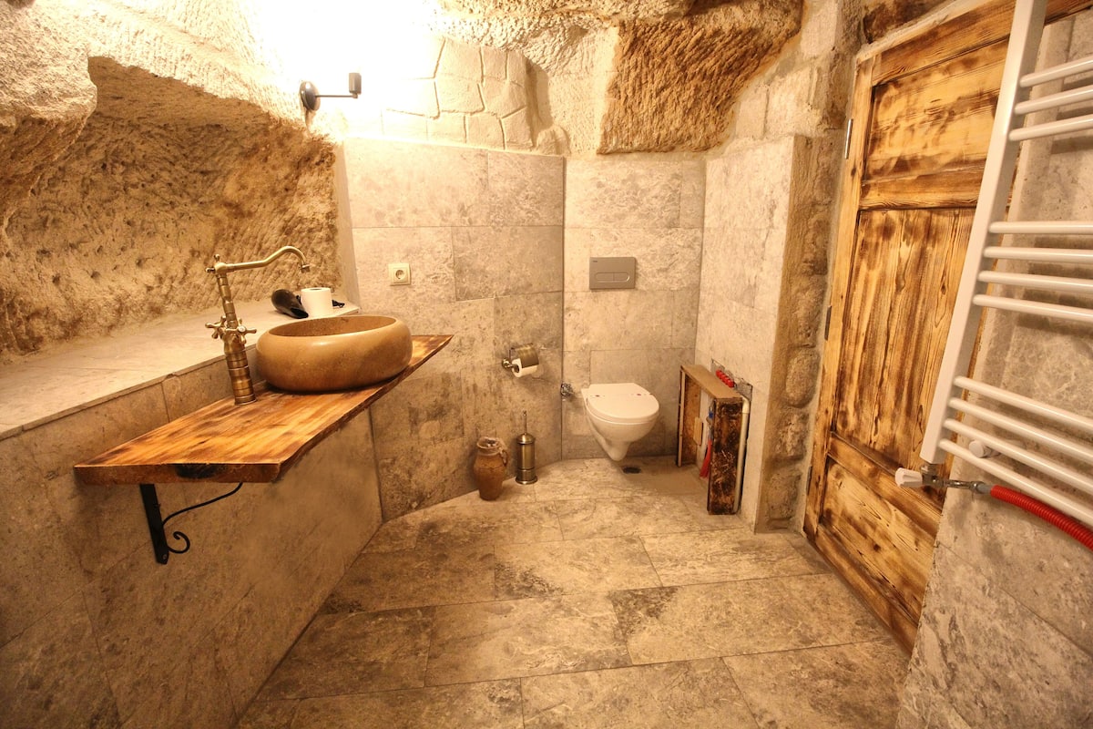 family studio suite, 2 bedrooms (sancak) | 1 bedroom, minibar, in-room safe, individually decorated